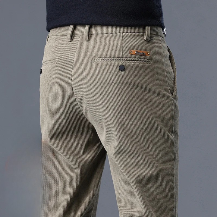 Pantaloni eleganti in velluto a coste