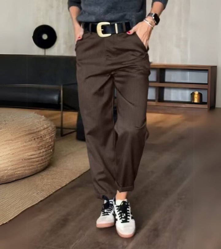 Mathilda | Pantalone Striato, Una Silhouette Snella