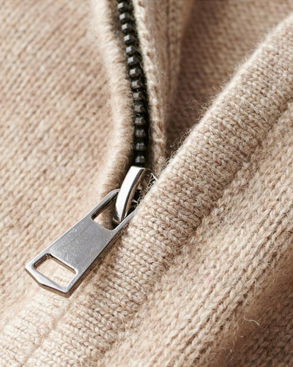 Maglione con zip elegante