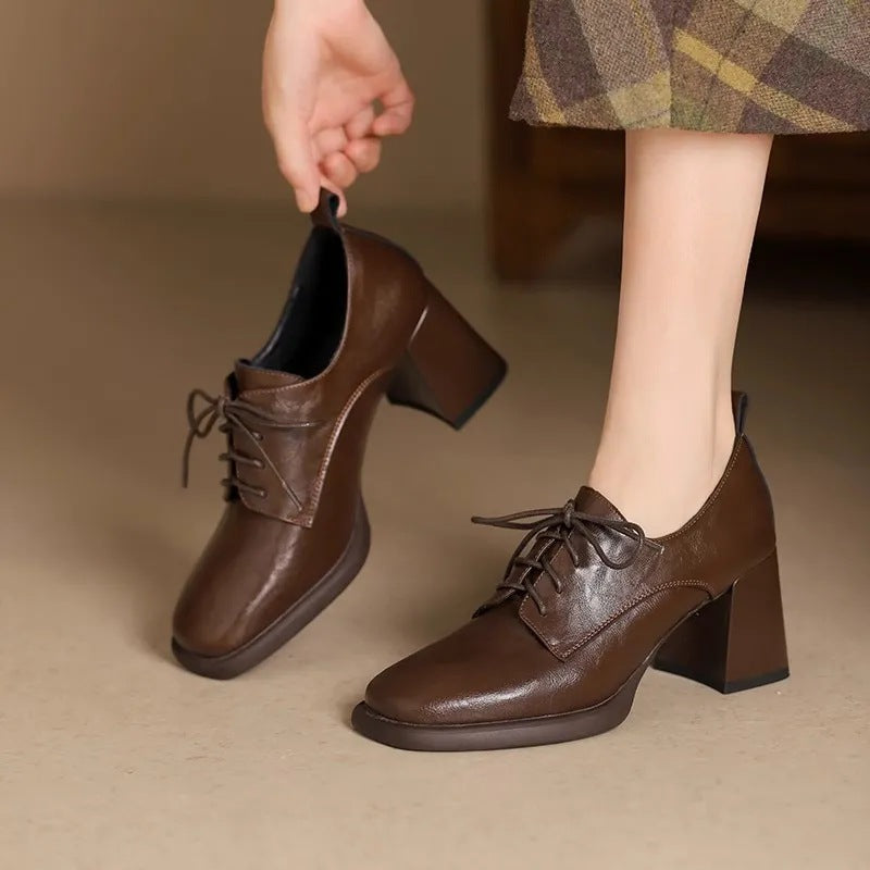 Livia | Scarpe Stringate Eleganti con Tacco Quadrato