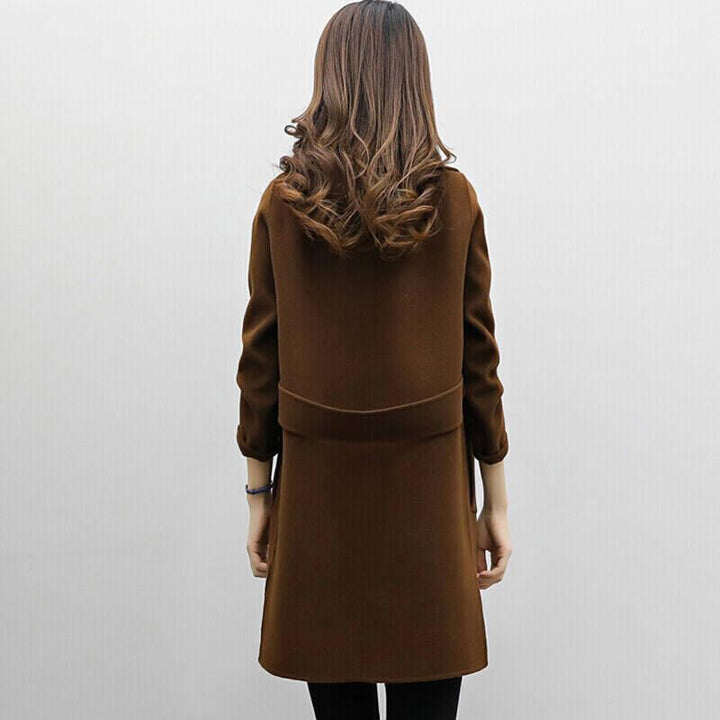 Giulia | Trench Lungo dal Gesto Elegante