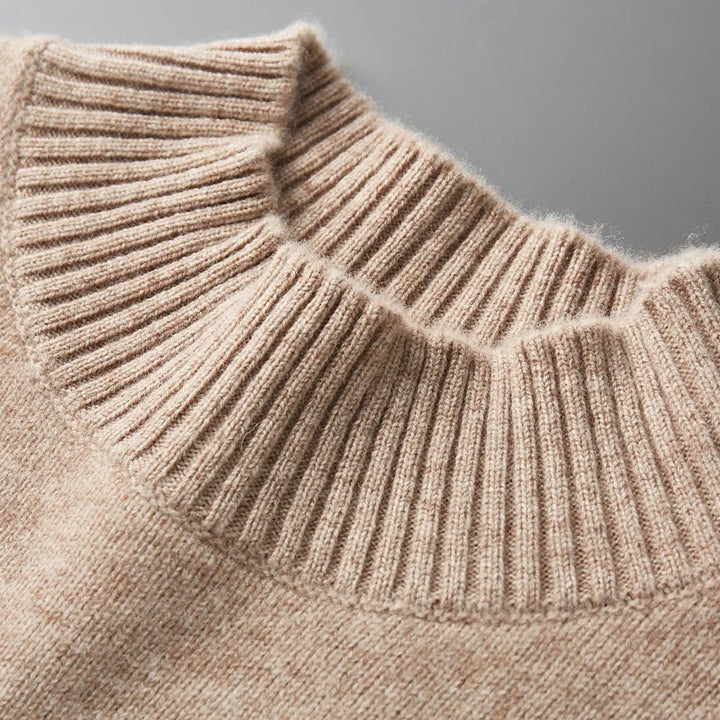 Elegante maglione a collo alto in lana merino