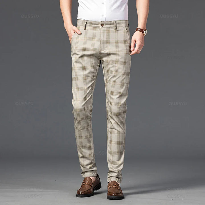 Pantaloni eleganti a quadri