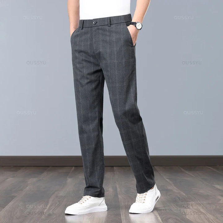 Pantaloni classici a quadri