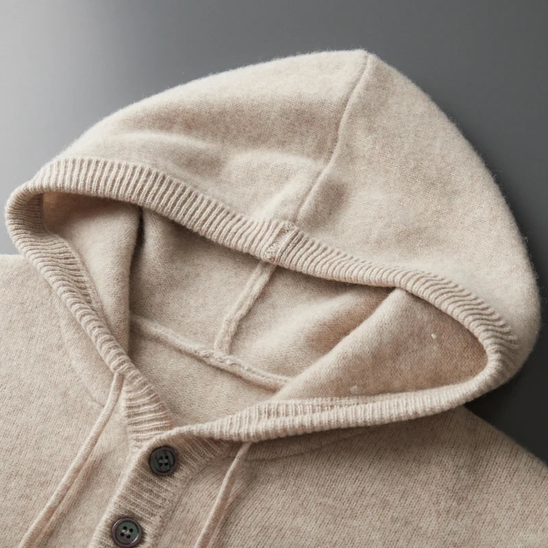 Elegante felpa con cappuccio in lana merino