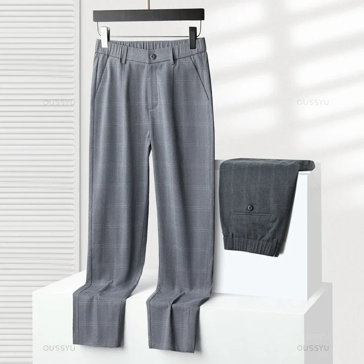 Pantaloni classici a quadri